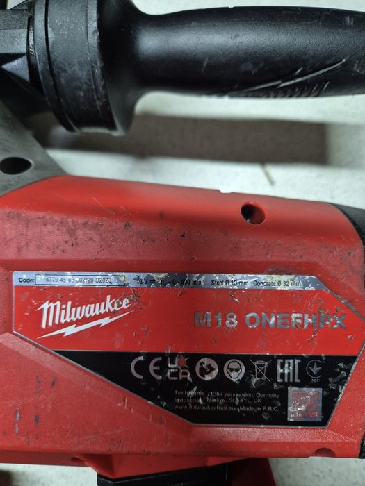 Milwaukee Młotowiertarka SDS PLUS+Aku2x+Walizka+Ładowarka F11