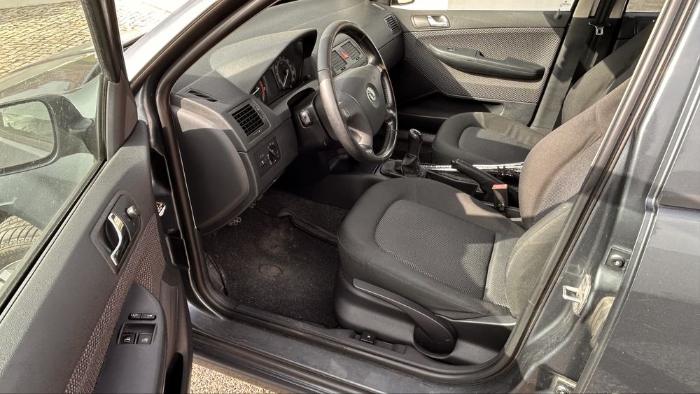 Skoda Fabia 1.2HTP com um dono