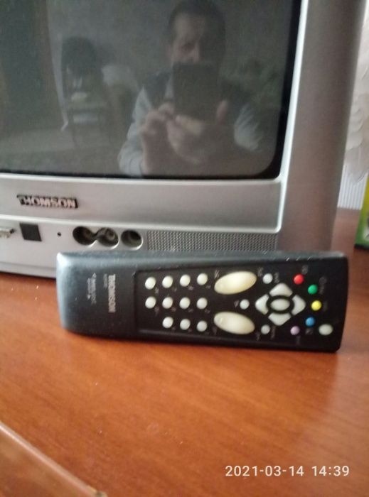 Телевізор з кріпленням на стіну