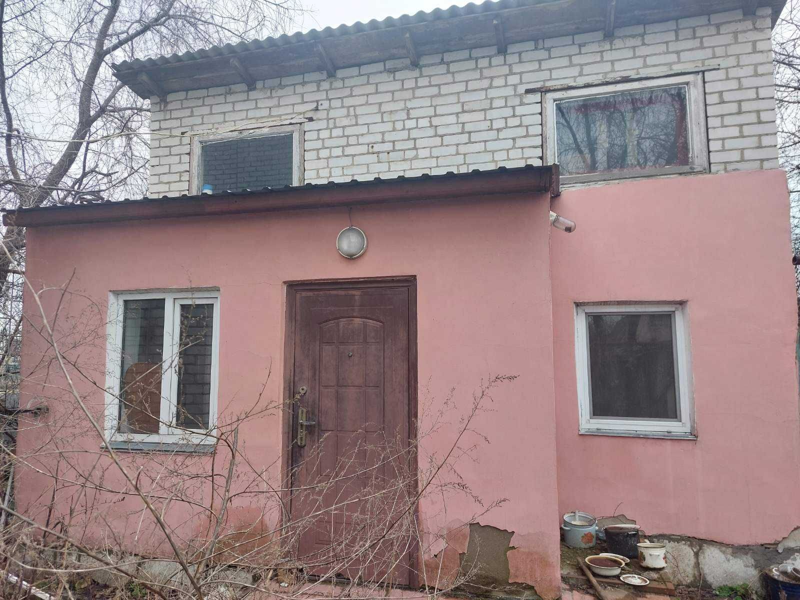 Будинок, 2-х поверховий с. Нові Петрівці