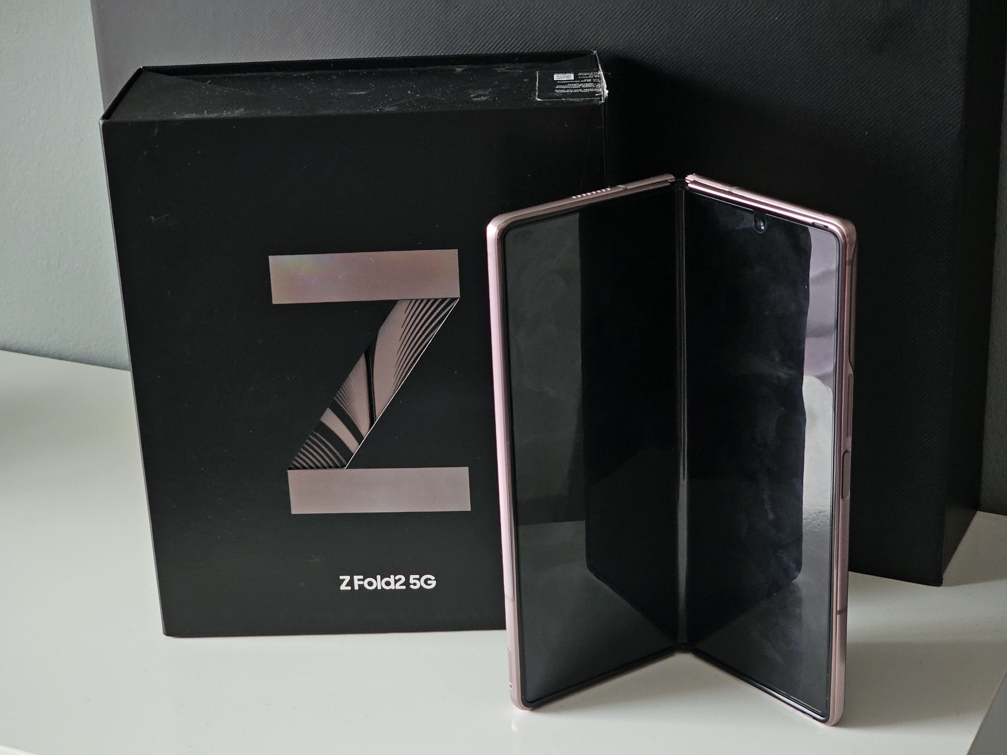 Samsung Galaxy Z Fold 2 12/256GB Miedziany - stan niemal idealny