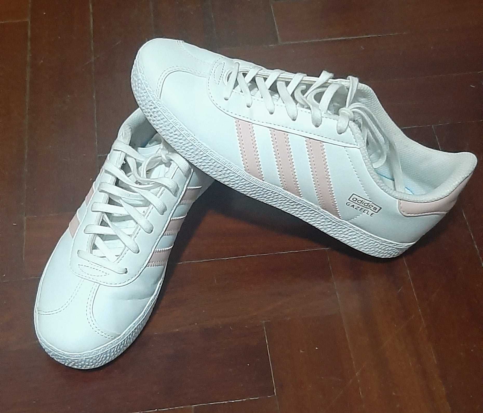 Ténis Adidas, número 38