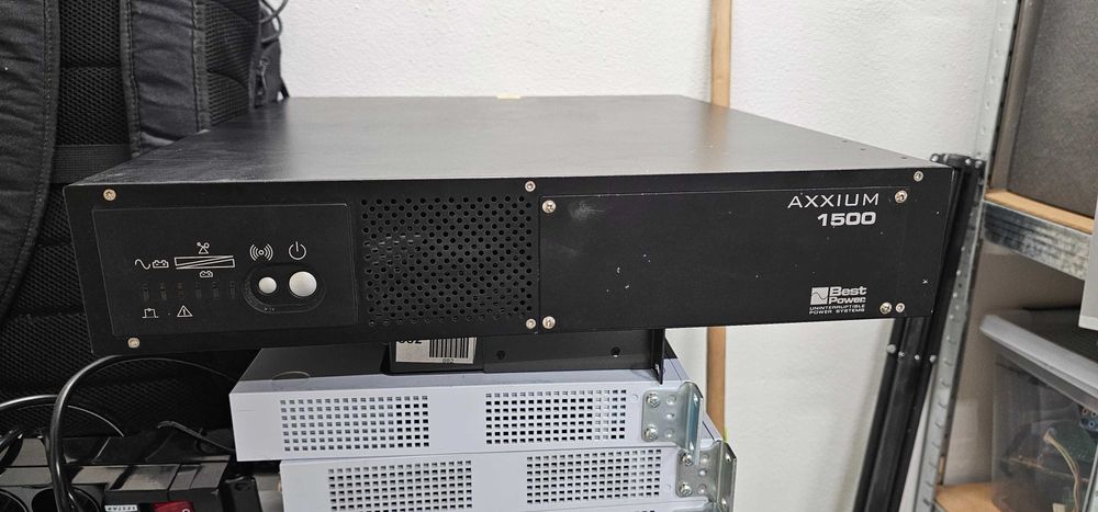 UPS Axxium 1500 do wymiany akumulatory