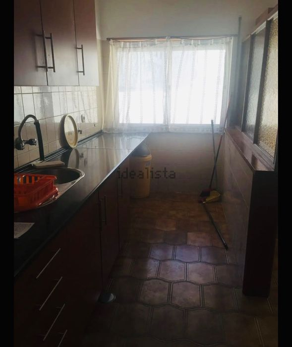 Quarto espaçoso e tranquilo para arrendar - 450€ - Vale da Amoreira