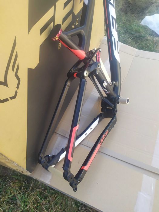 Felt  Virtue 60 29" rama Alu Hydroform FullSuspension  NOWA  Roz.18''