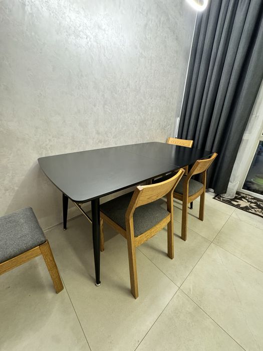 Стіл обідній кухонний