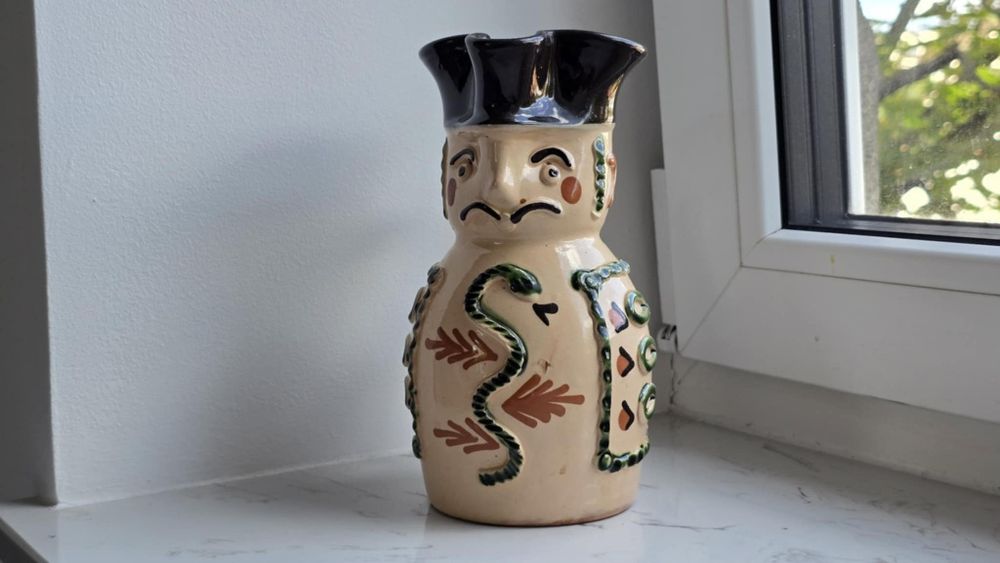 Ręcznie malowany dzbanek ceramiczny "Węgierski Husarz"
