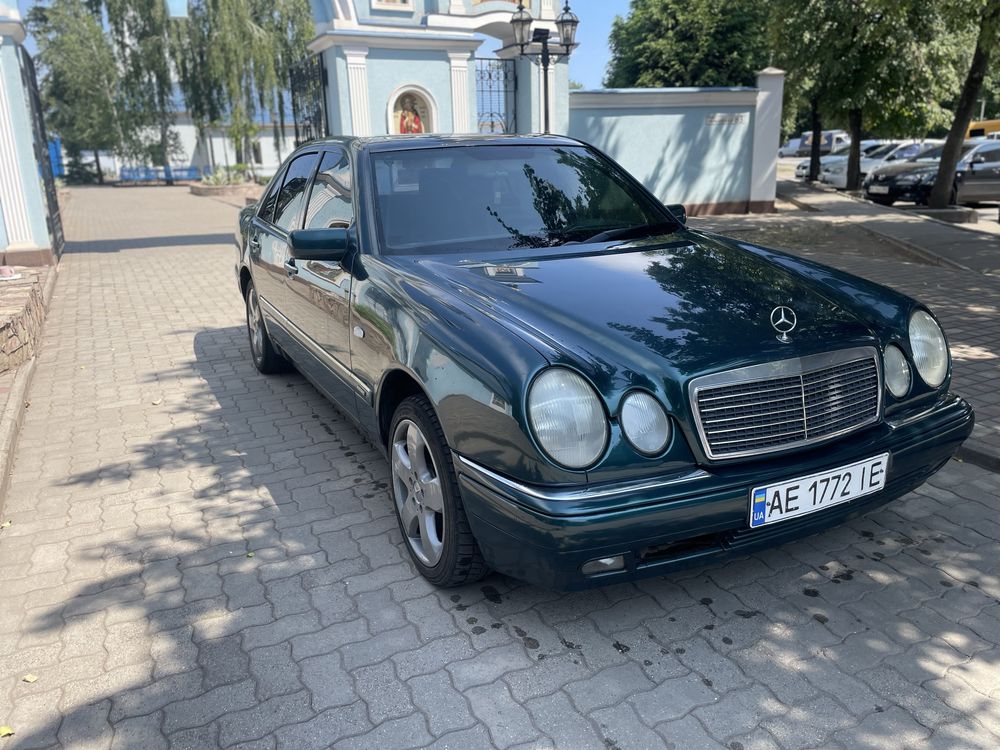 Продам мерседес в 210 2.2 дизель