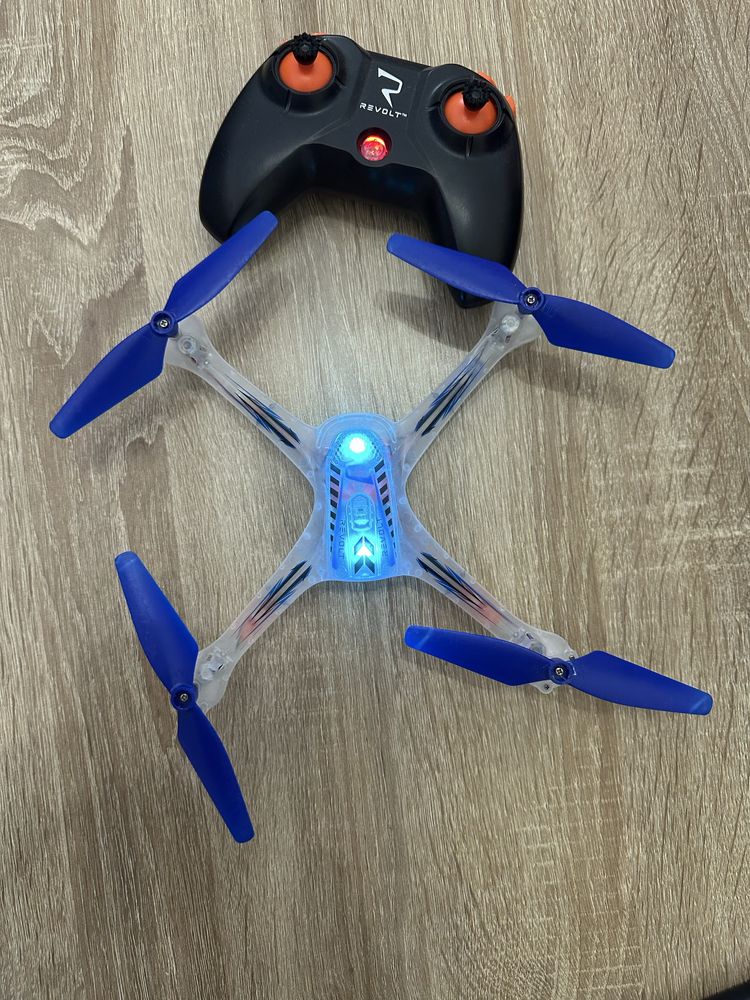 Drone azul revolt