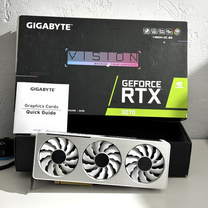 Відеокарта GIGABYTE RTX 3070 Vision OC ) біла, ідеал, 10/10