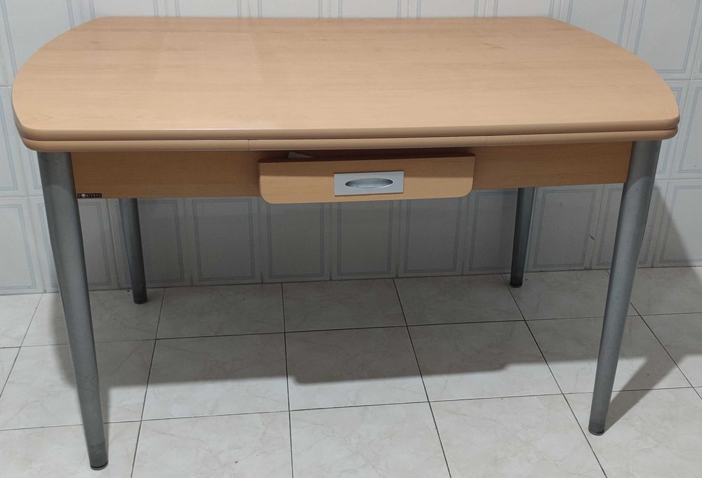 Mesa de Cozinha extensível com gaveta marca Portus (130/180x80x75 cm)