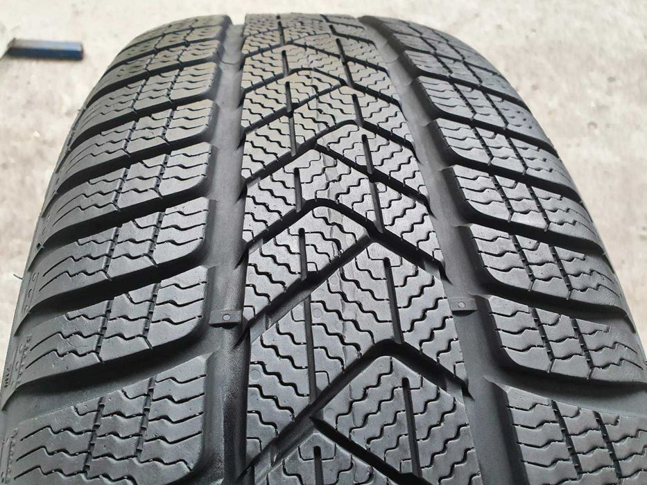 2x Pirelli Sottozero 3  225/45r18  7,4mm