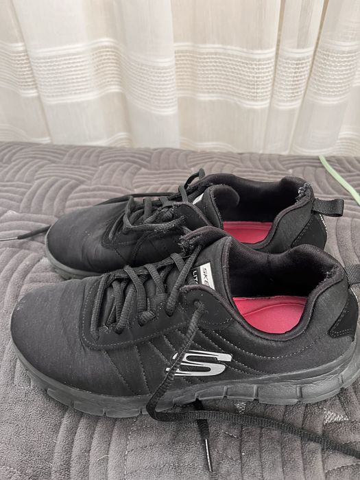 Skechers кроси 38