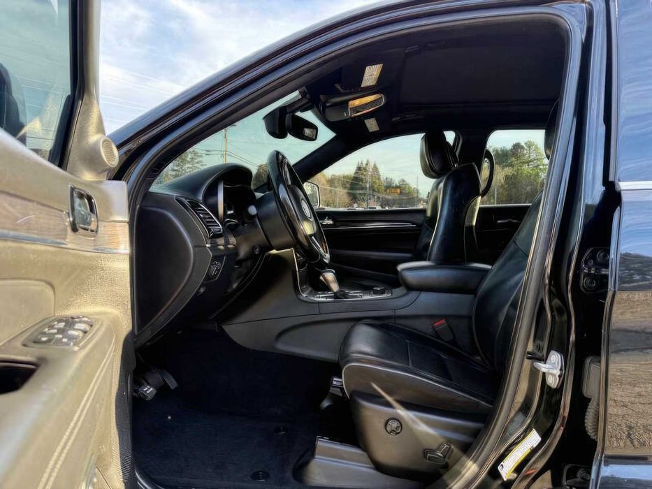 Jeep Grand Cherokee Overland      2020