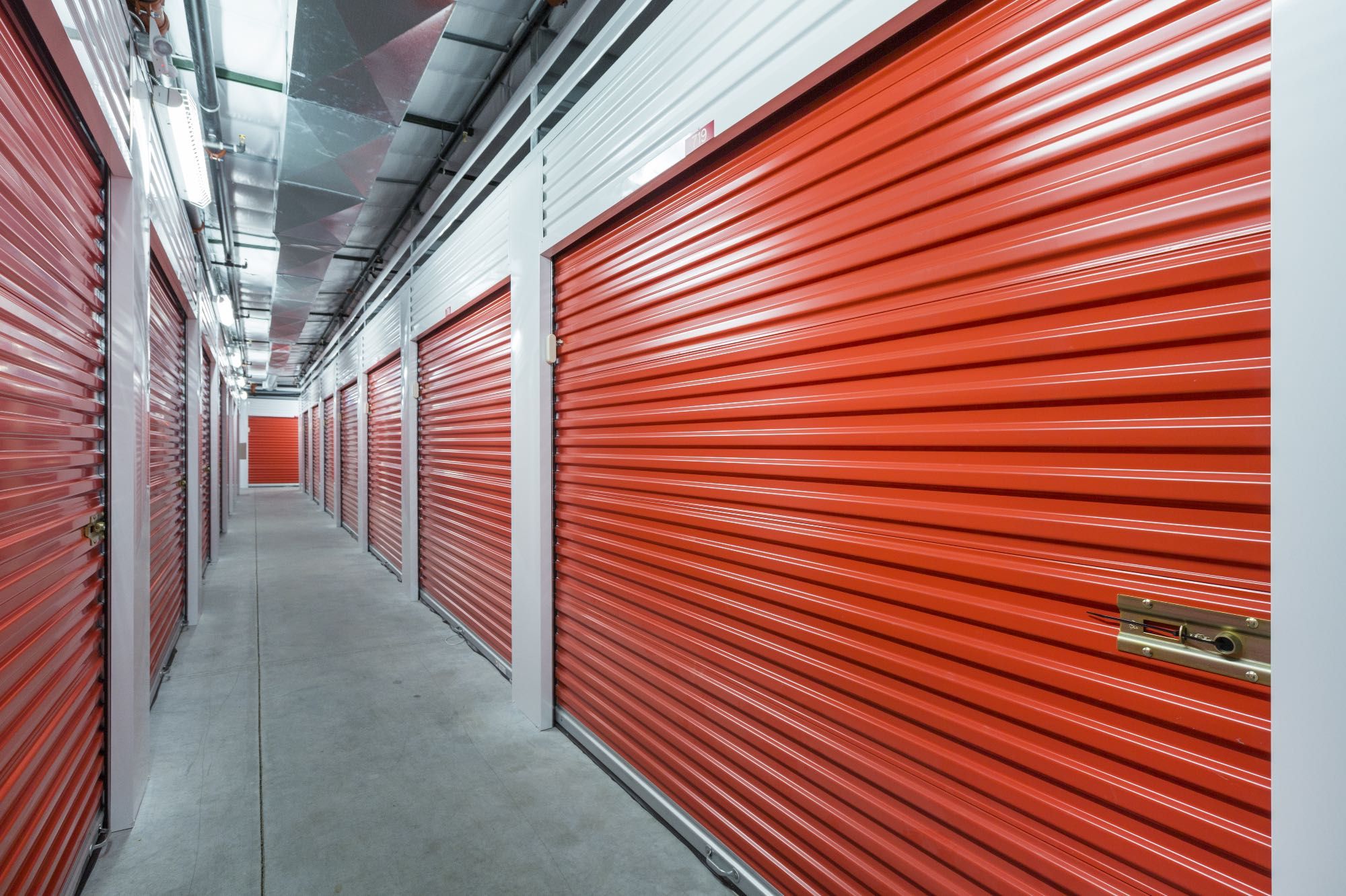 QUINTA DA LOMBA,Garagem,Arrecadação,Guarda-móveis,Self-Storage