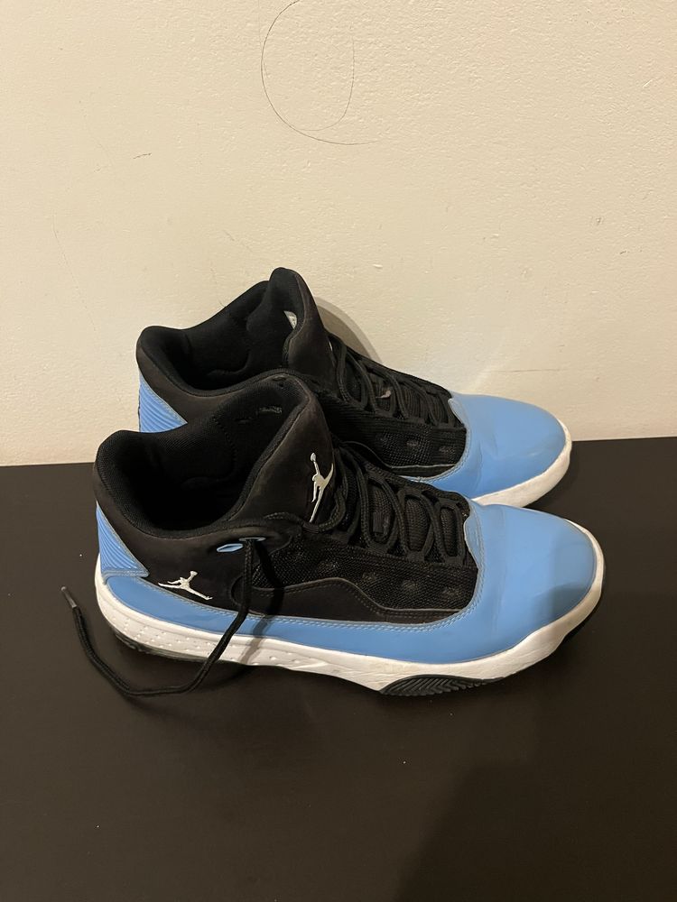 Jordan max aura 2
