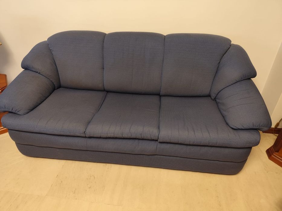 Sofá de sala preto e castanho