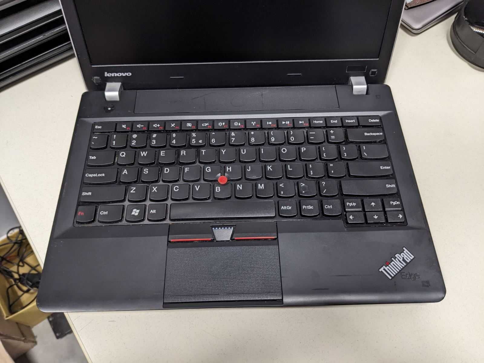 Ноутбук Lenovo ThinkPad Edge E335 - для дому