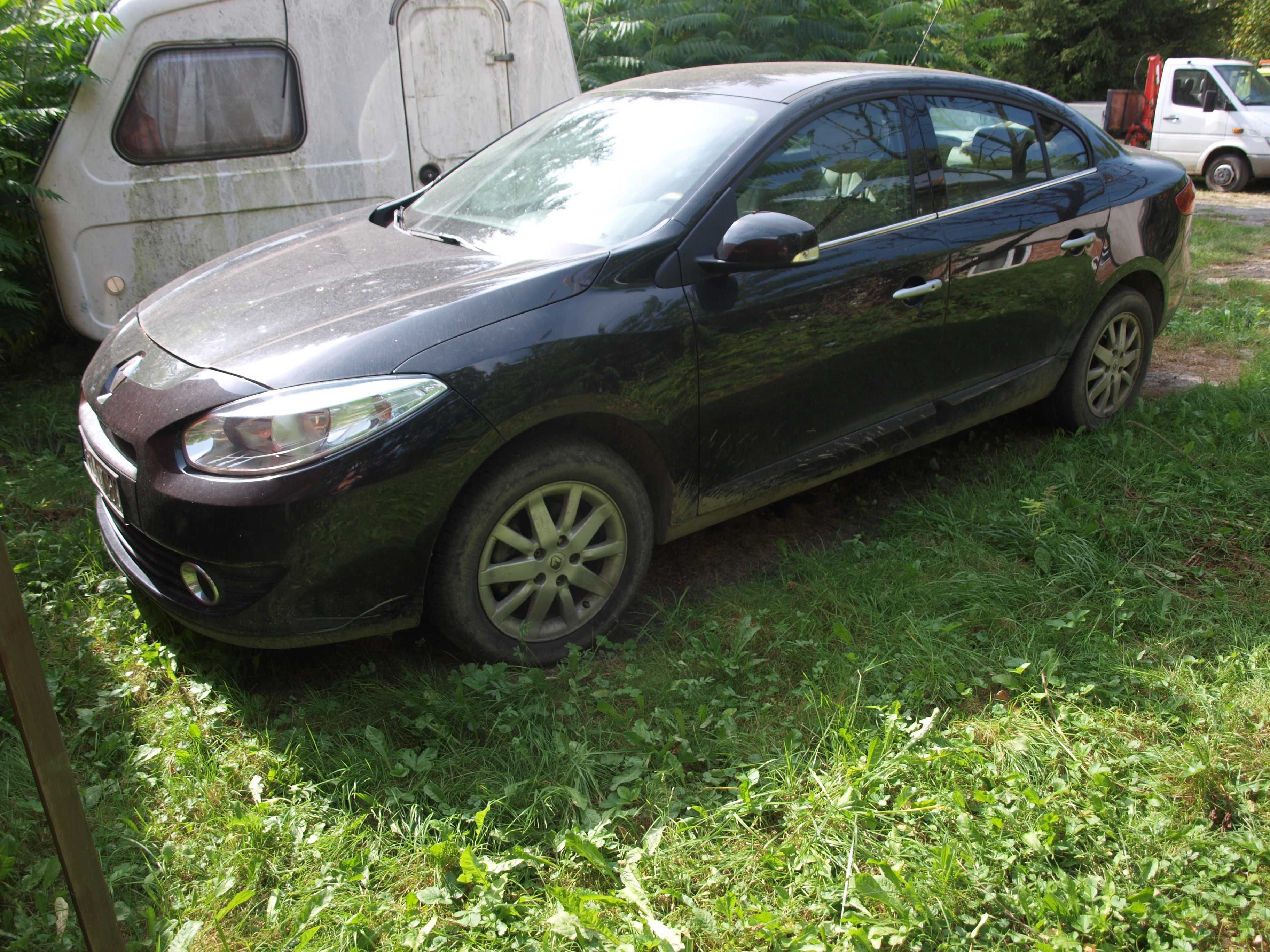 samochód osobowy renault fluence