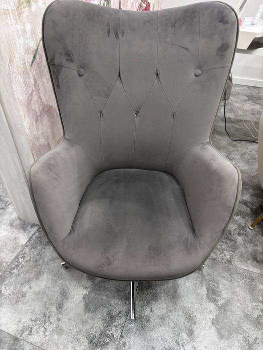 Folete uszatki agata meble 2szt po 300,- za szt