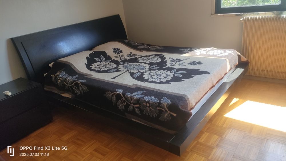 Cama de casal moderna