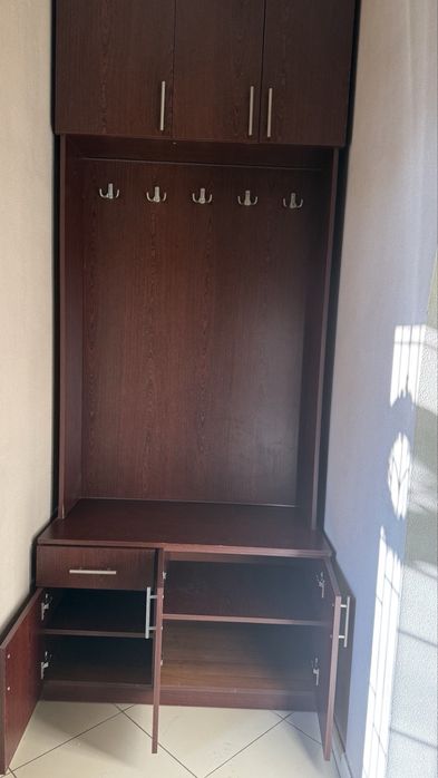 Шафа в прихожу в ідеальному стані ширина 1 м, висота 2,60 м