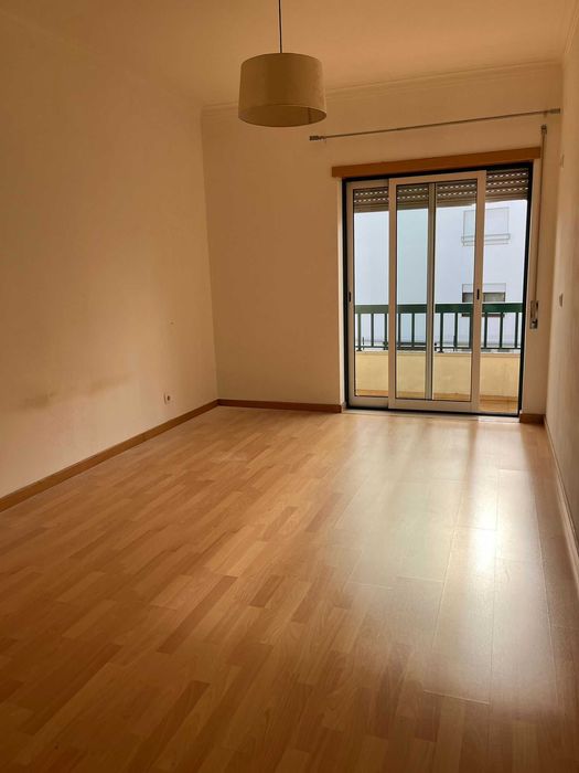 Arrenda-se T1 em Embra, Marinha Grande