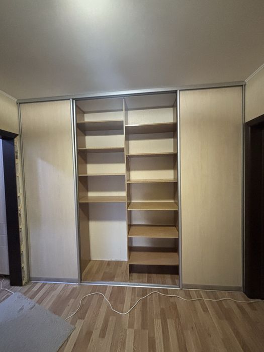 Шафа-купе вбудована 283*249Н