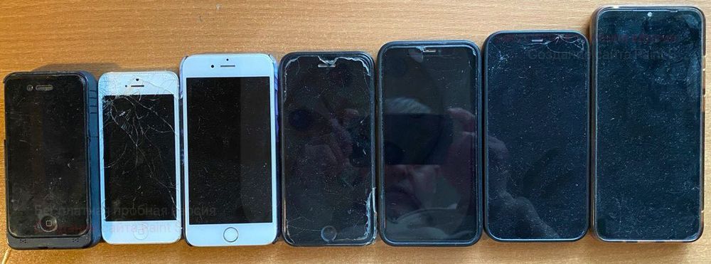 Раритетний динозаврик від Apple - iPhone 4 model A1332 EMC 380A з аксе