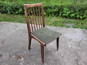Stare krzesło PRL Hałas 200-157 do renowacji retro vintage