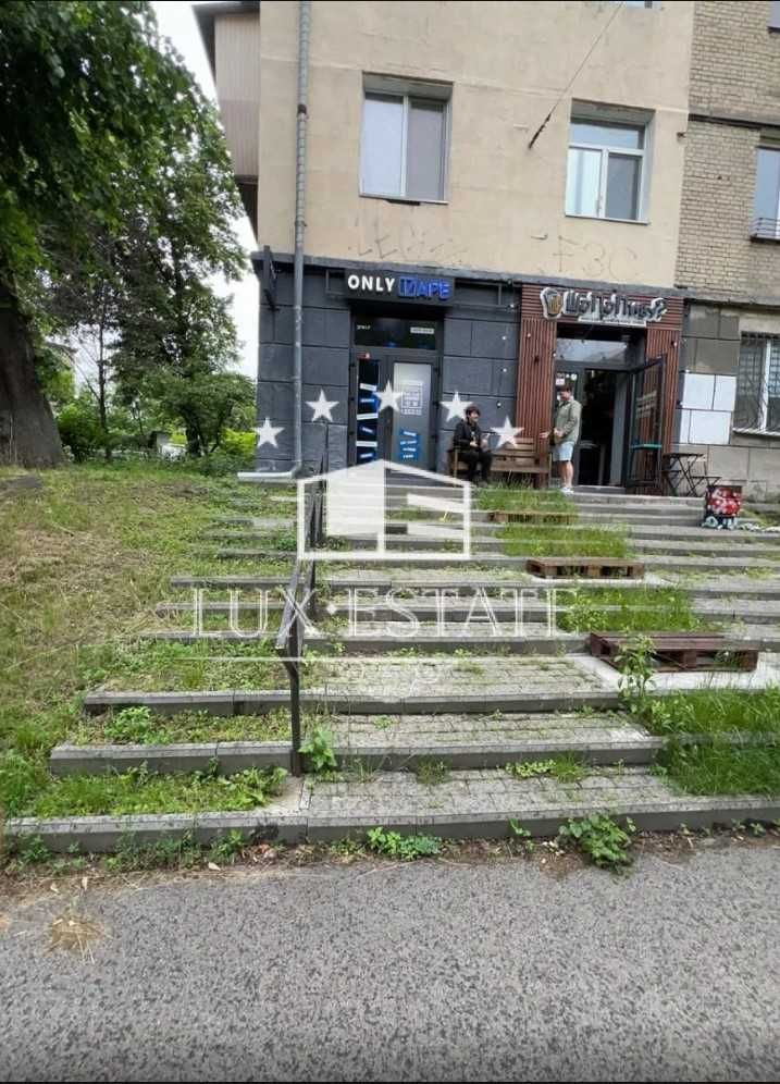 Продається фасадне приміщення для бізнесу Солом`янський район