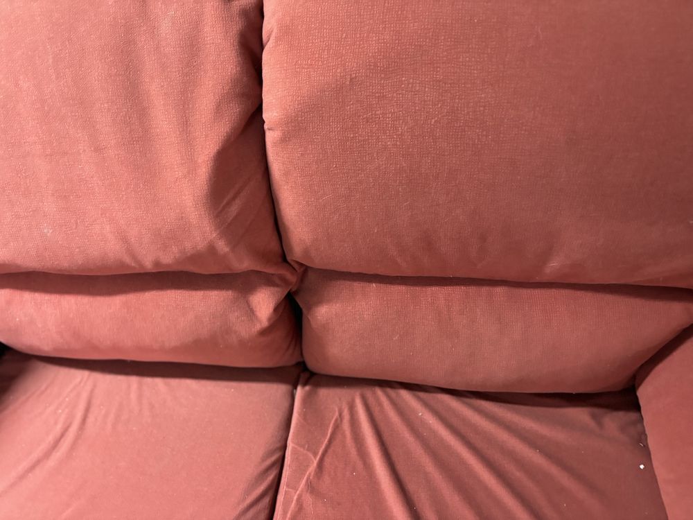 Sofa laranja de 2 lugares