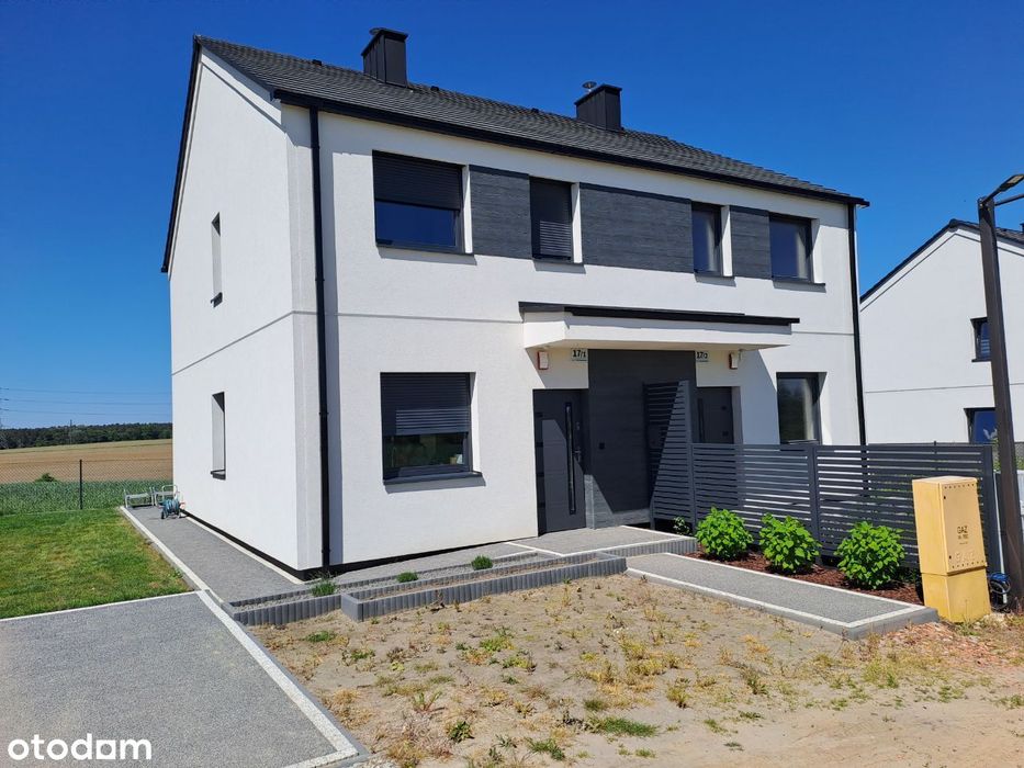 10 min Rondo Rataje, 400 m przystanek, 1km Kórnik