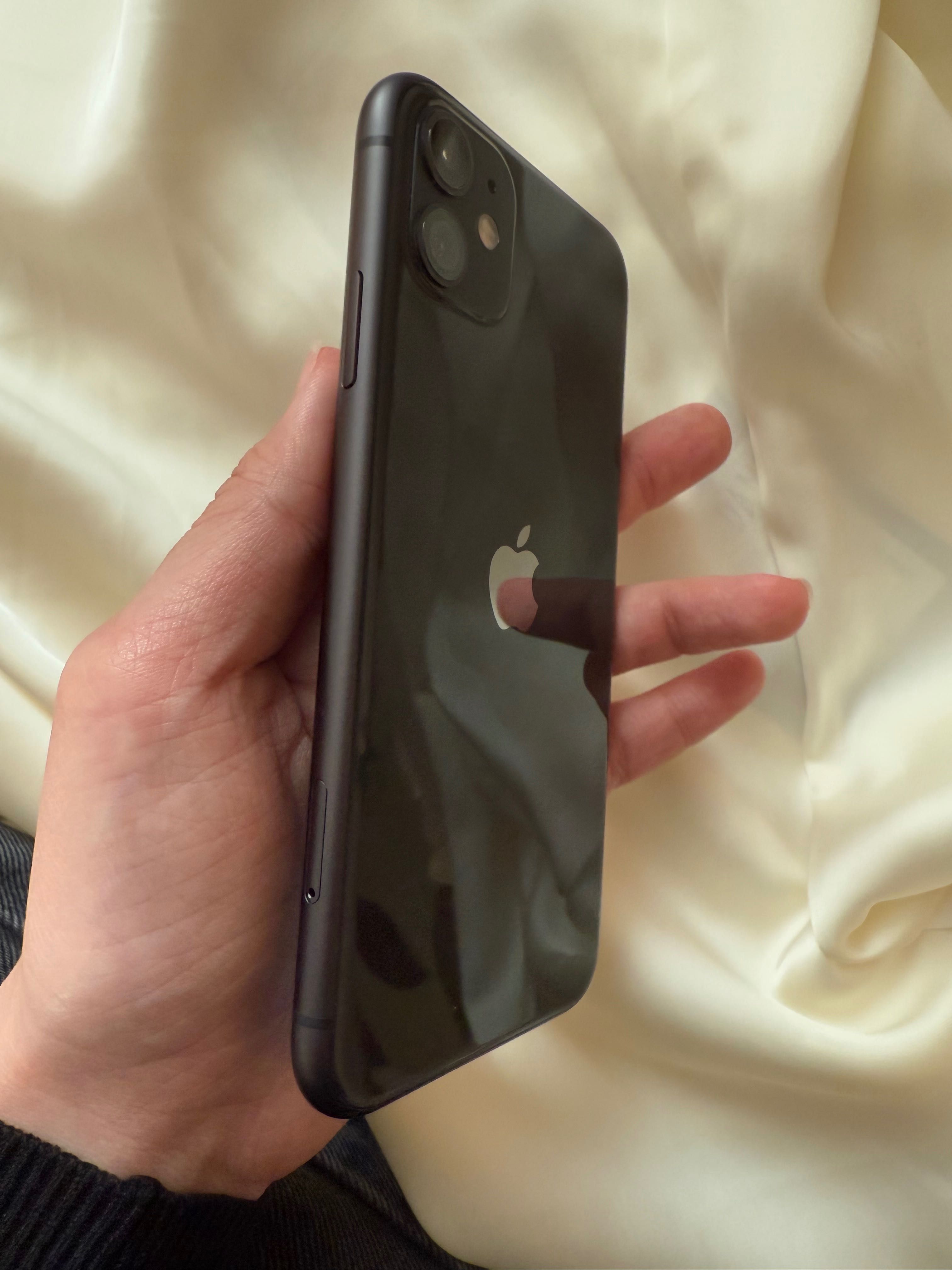 iPhone 11, 128 Gb (Б/У)