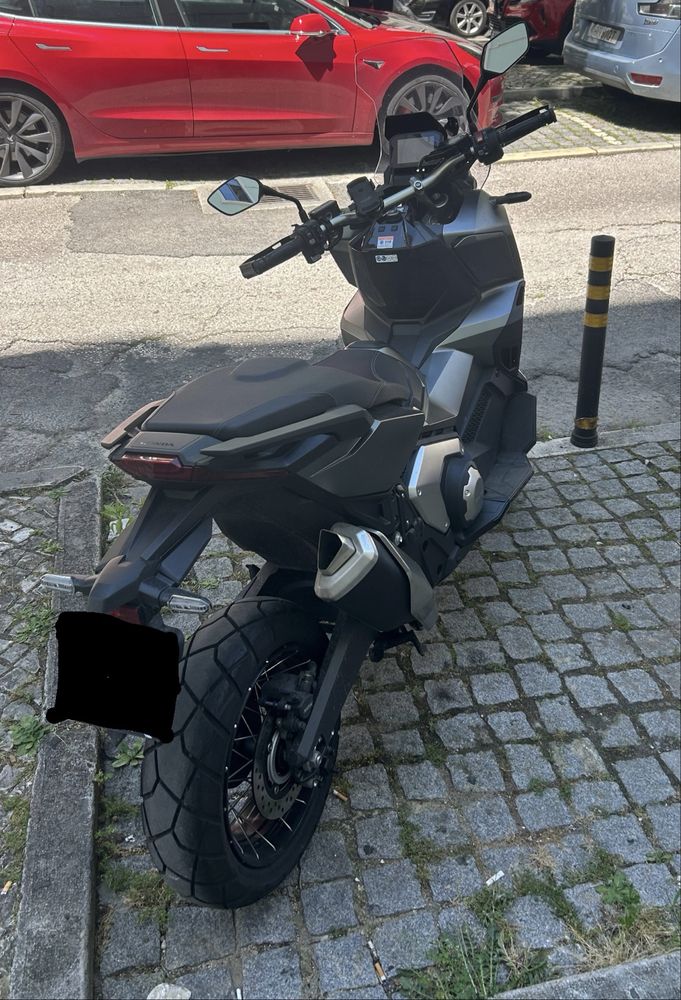 Vendo Xadv 750 com 1500 Km com garantia válida até 2026