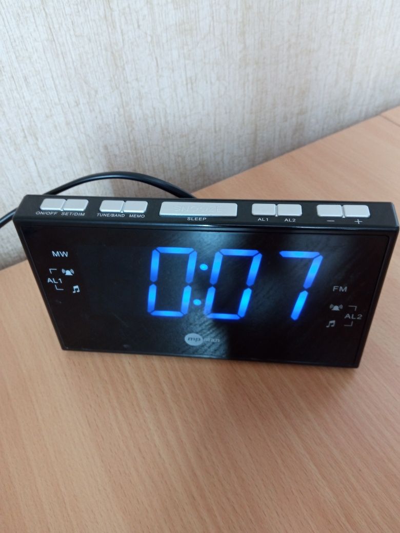 Часы электронные, радио, будильник