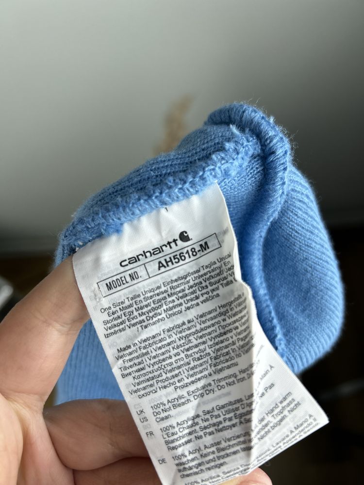 Błękitna niebieska czapka beanie carhartt