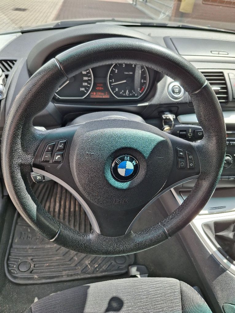 BMW 1 - 2008rok.Po wymianie filtrów,oleju,świec.Stan bardzo dobry.