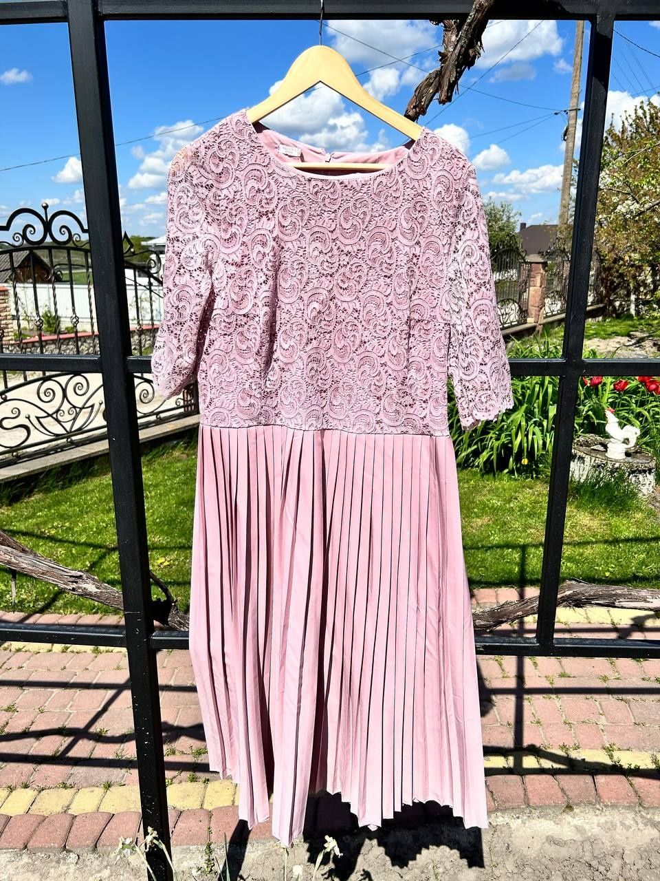 Плаття в ніжно-рожевому кольорі 52 розміру