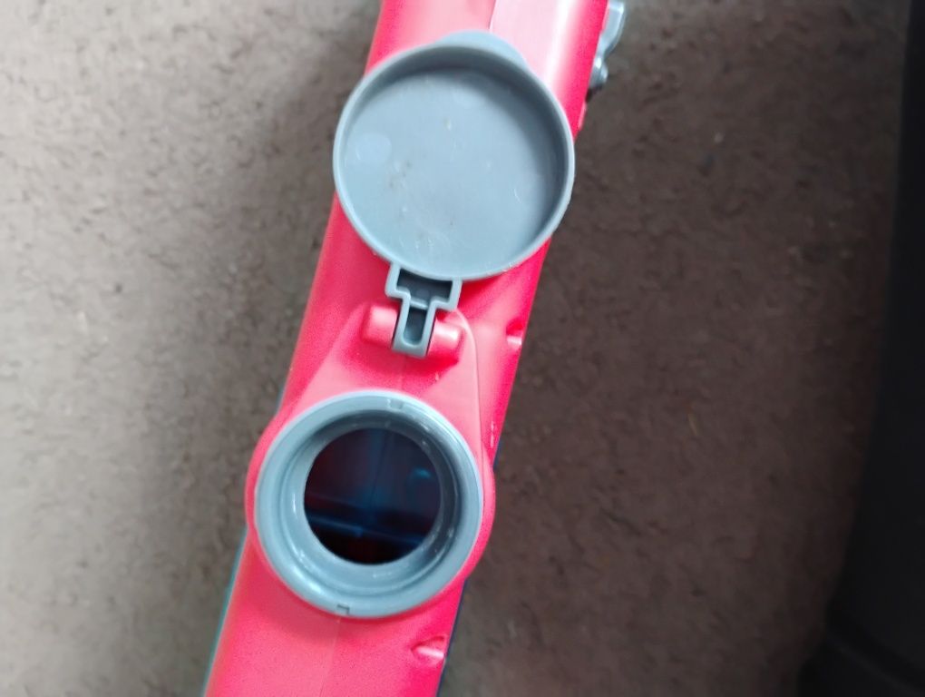Pistolet na wodę i na baterie