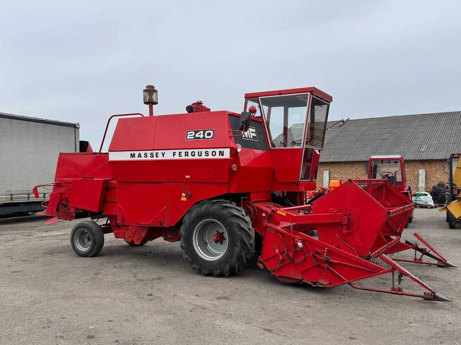 Свіжопривезений комбайн massey ferguson 240 206 claas,john deere