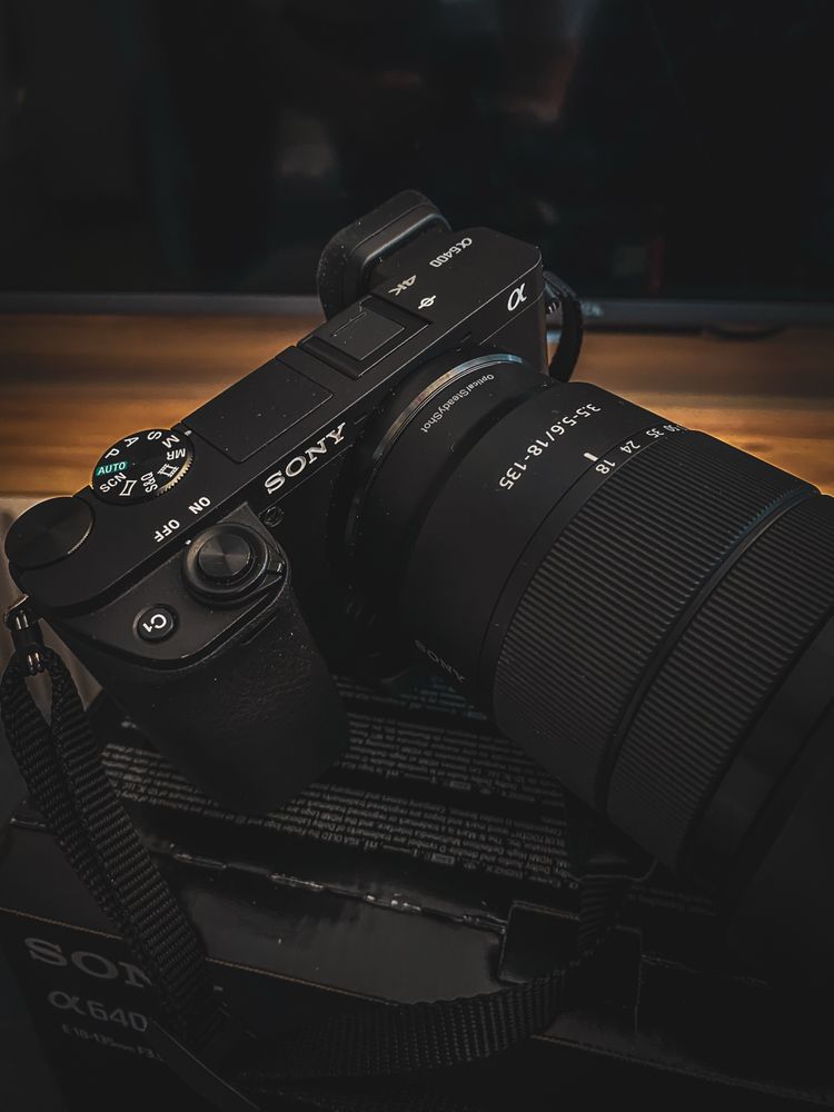 Sony a6400 + obiektyw 3.5-5.6/18-135