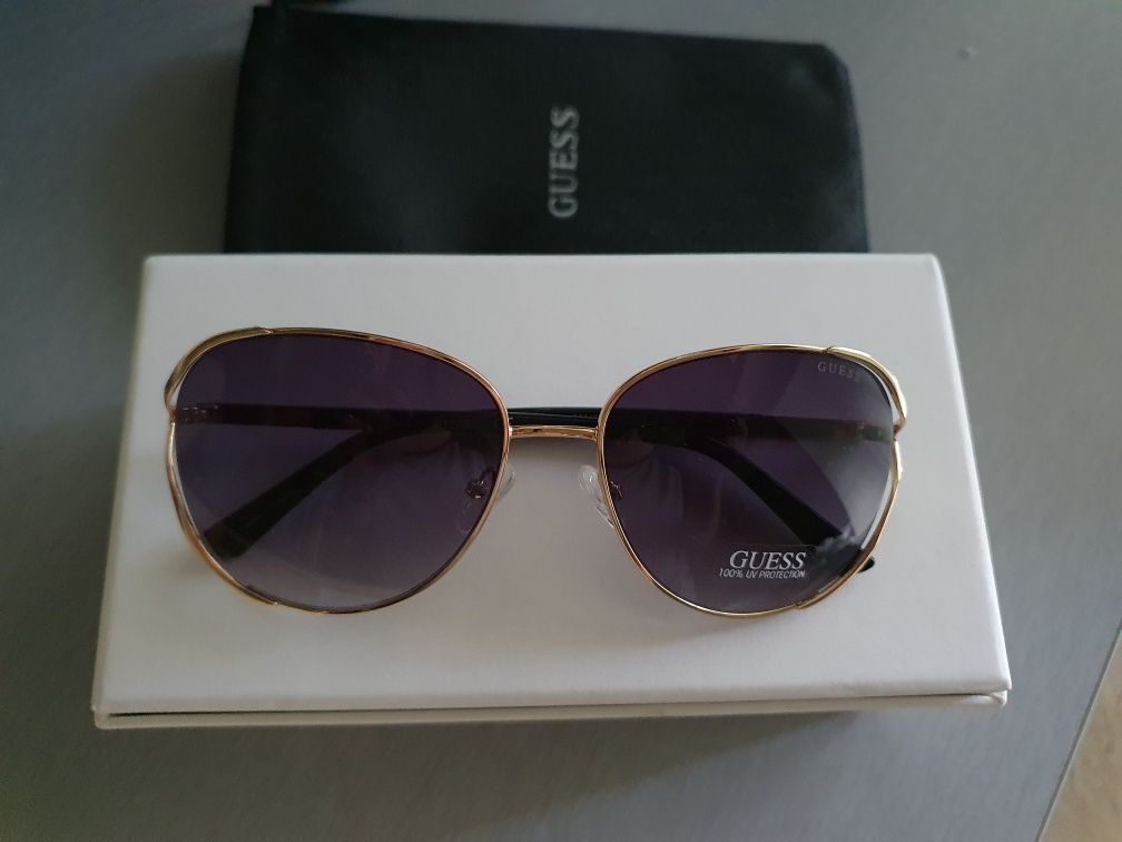 Солнцезащитные очки GUESS