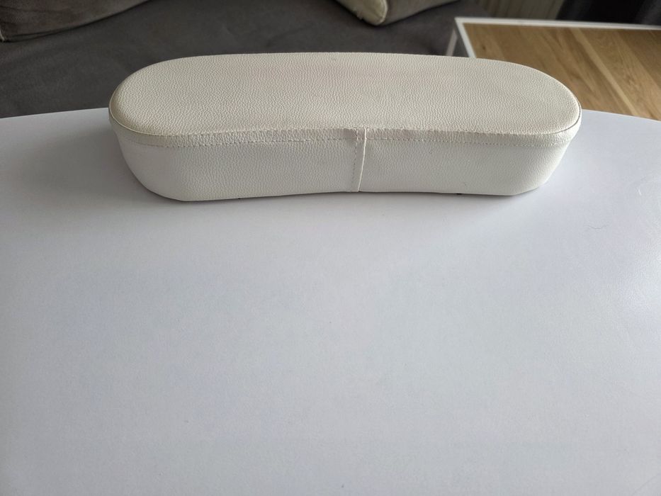 Stolik przenośny do manicure