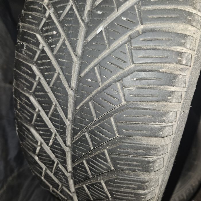 Opony zimowe 205 55 R16 z felgami stalowymi