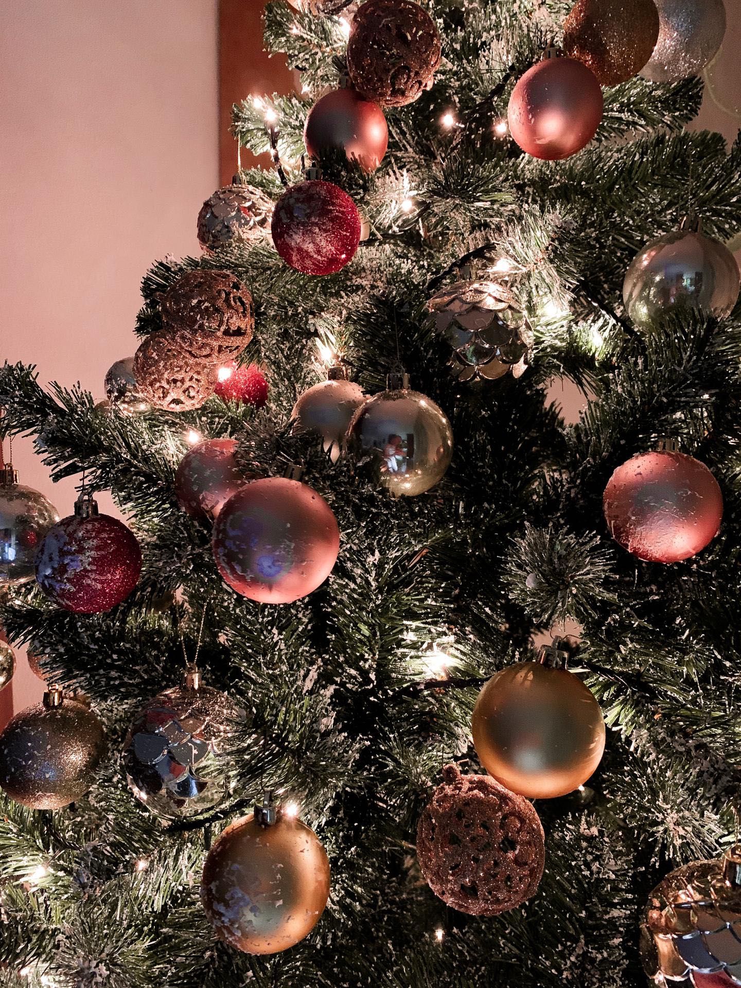 Árvore de Natal com decoração 2m10