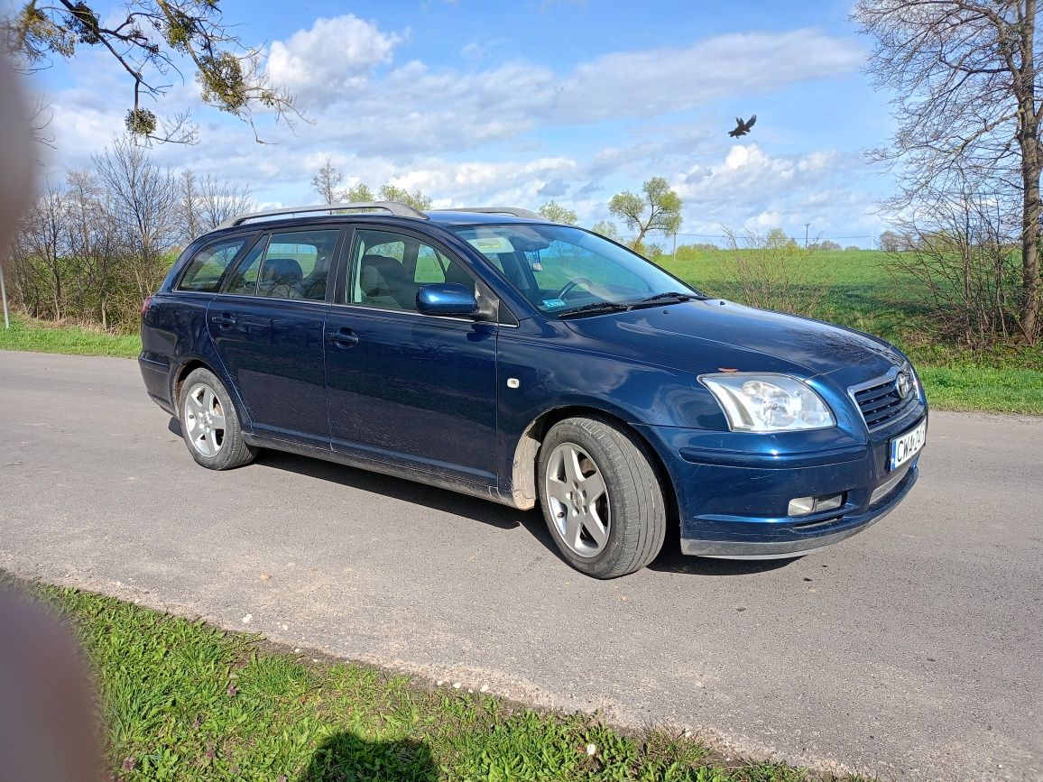 Toyota Avensis kombi 2.0 disel d4d świeżo po przeglądzie i OC