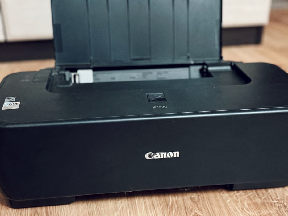 Продам принтер Canon PIXMA ip 1900 та 5 фарбованих картриджі ( чорнил)