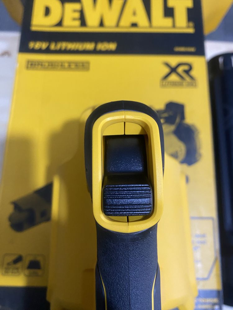 Повітродув акумуляторний безщітковий DeWALT DCMBL562N нове