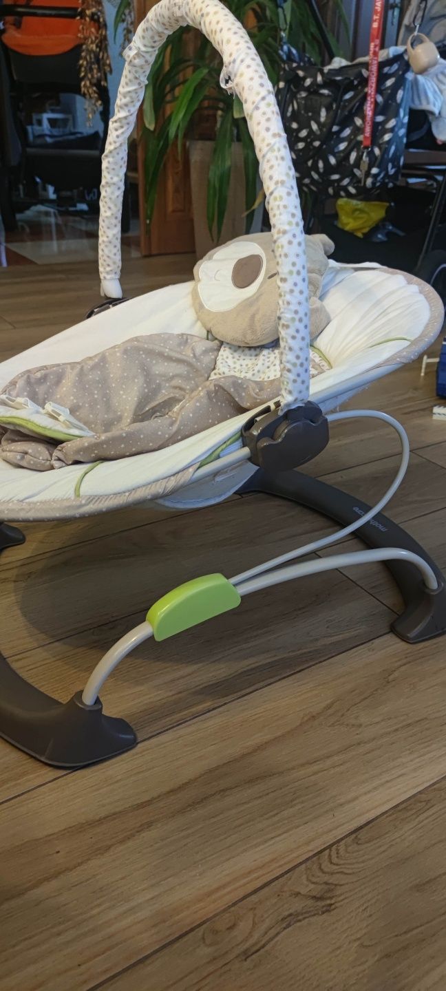 Leżaczek Bujaczek Mothercare seria Loved So Much z muzyką i wibracjami